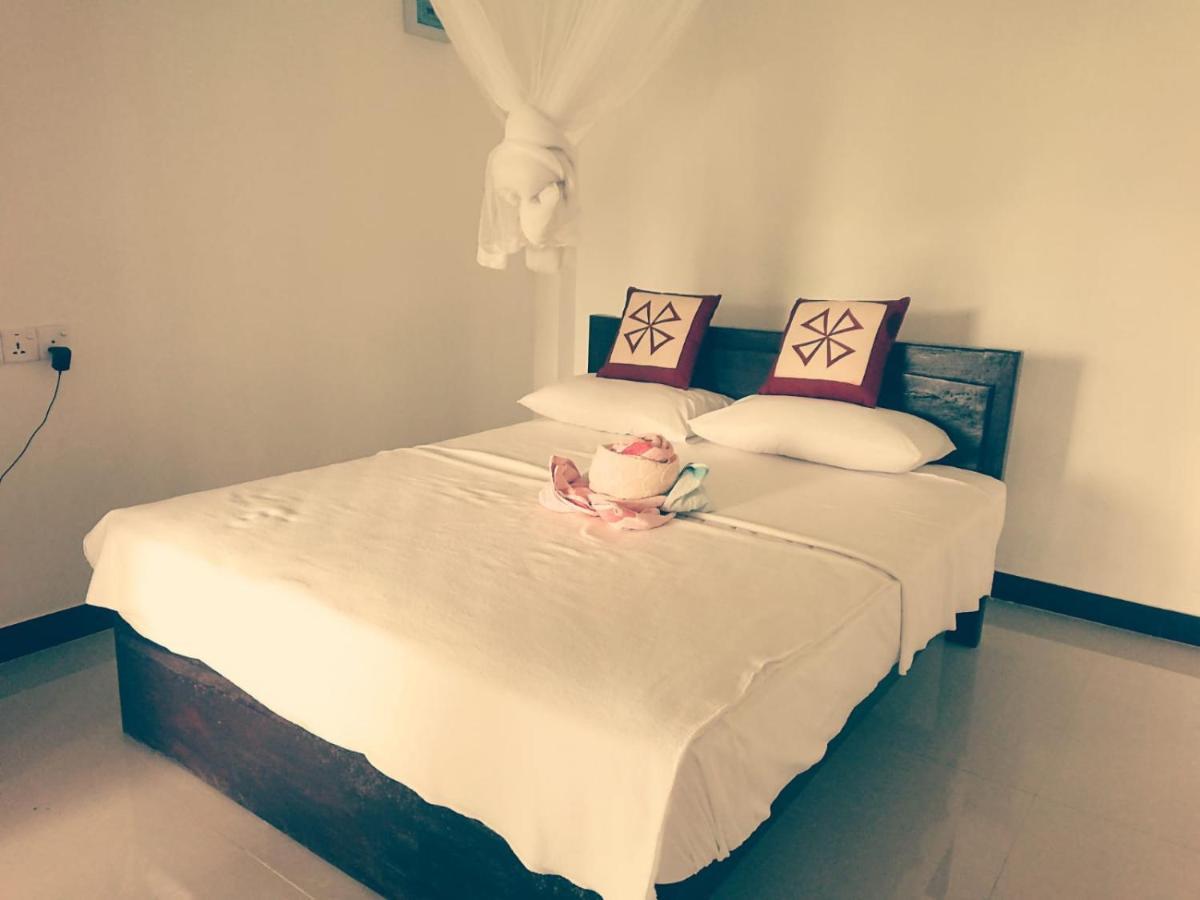 إيلا Dulmini Homestay المظهر الخارجي الصورة