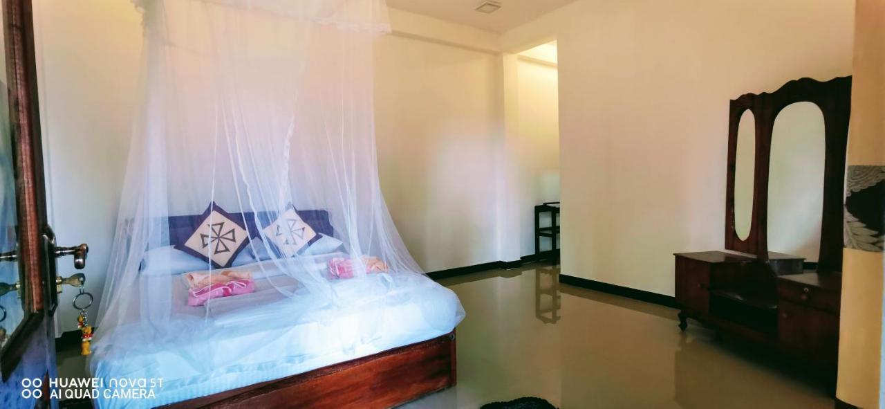 إيلا Dulmini Homestay المظهر الخارجي الصورة